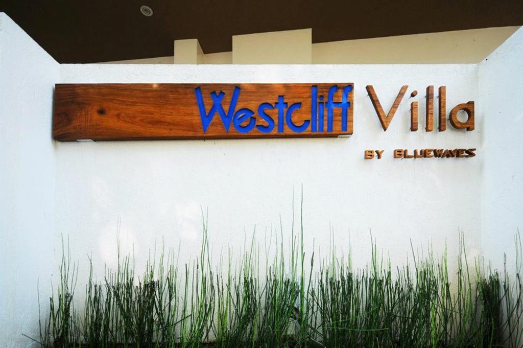 Bluewaves Westcliff Villa Balabag  Экстерьер фото