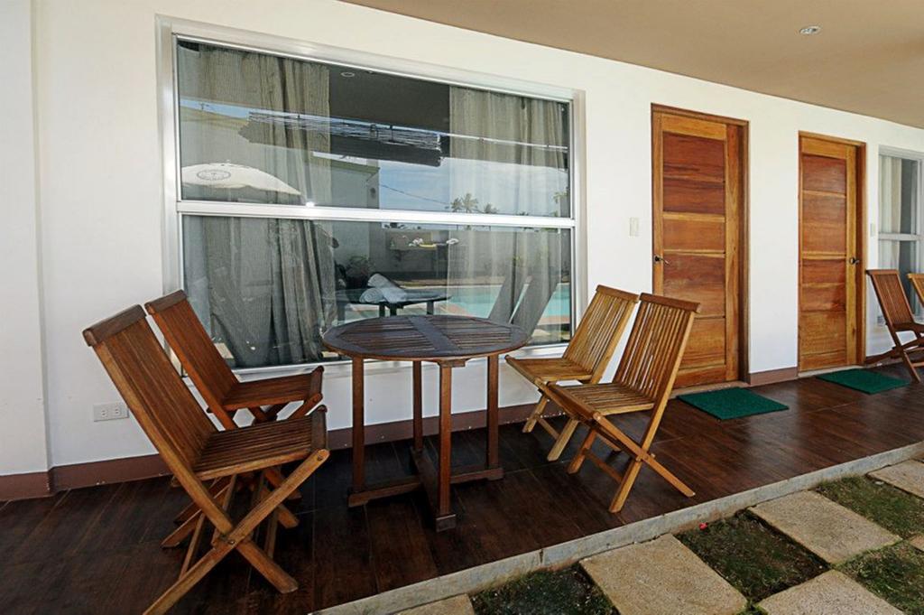 Bluewaves Westcliff Villa Balabag  Экстерьер фото