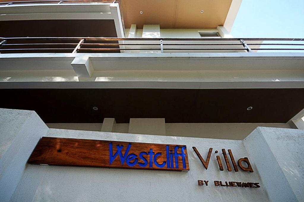 Bluewaves Westcliff Villa Balabag  Экстерьер фото