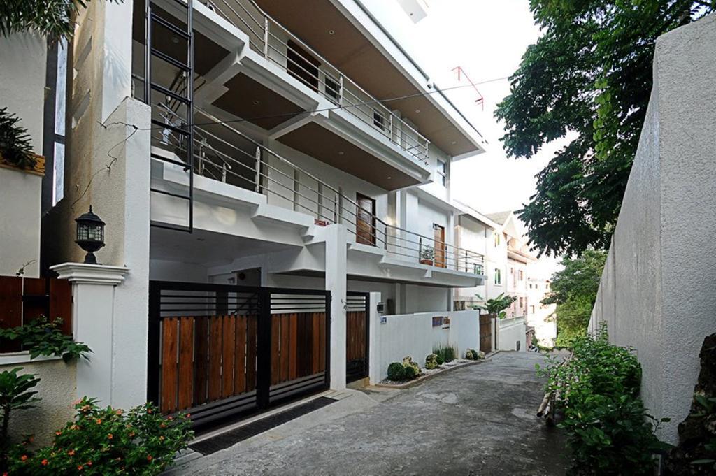 Bluewaves Westcliff Villa Balabag  Экстерьер фото