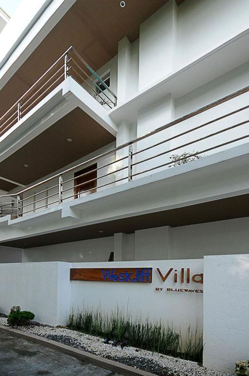 Bluewaves Westcliff Villa Balabag  Экстерьер фото