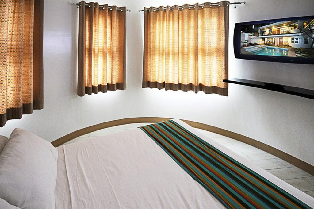 Bluewaves Westcliff Villa Balabag  Номер фото