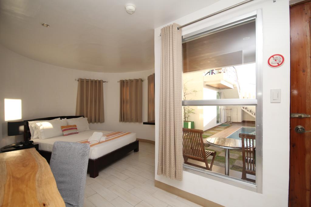 Bluewaves Westcliff Villa Balabag  Экстерьер фото