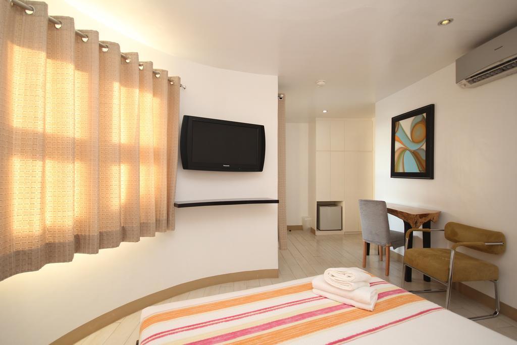 Bluewaves Westcliff Villa Balabag  Экстерьер фото