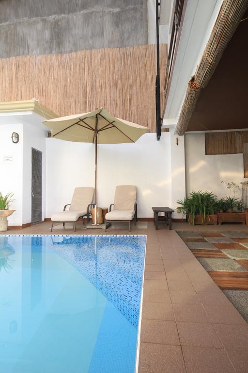 Bluewaves Westcliff Villa Balabag  Экстерьер фото