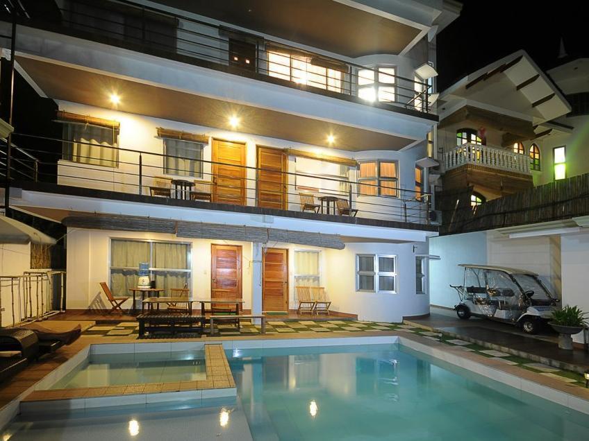 Bluewaves Westcliff Villa Balabag  Экстерьер фото