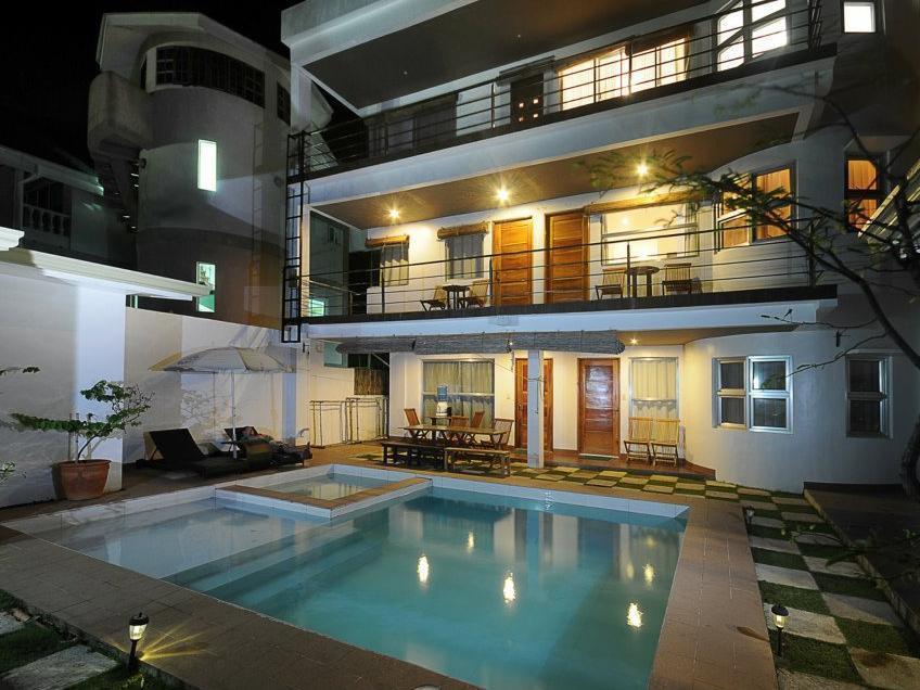 Bluewaves Westcliff Villa Balabag  Экстерьер фото